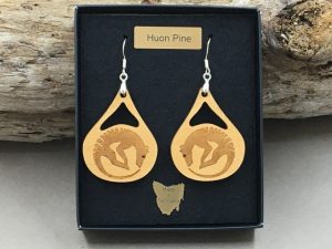 Houn Pine Tassie Tiger Earrings